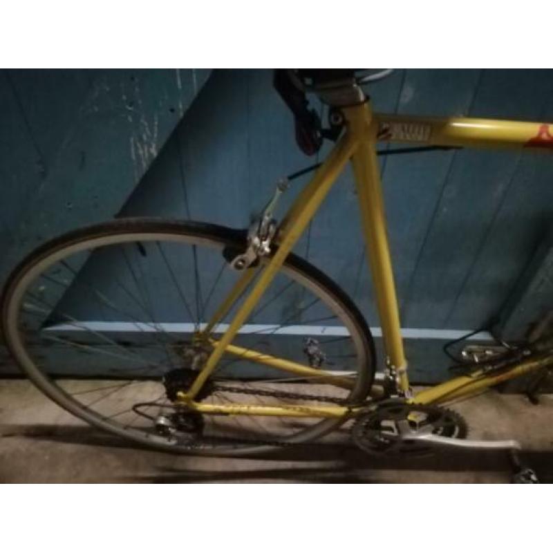 Racefiets 28 inch Avenger