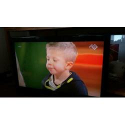 Akai 32 inch tv