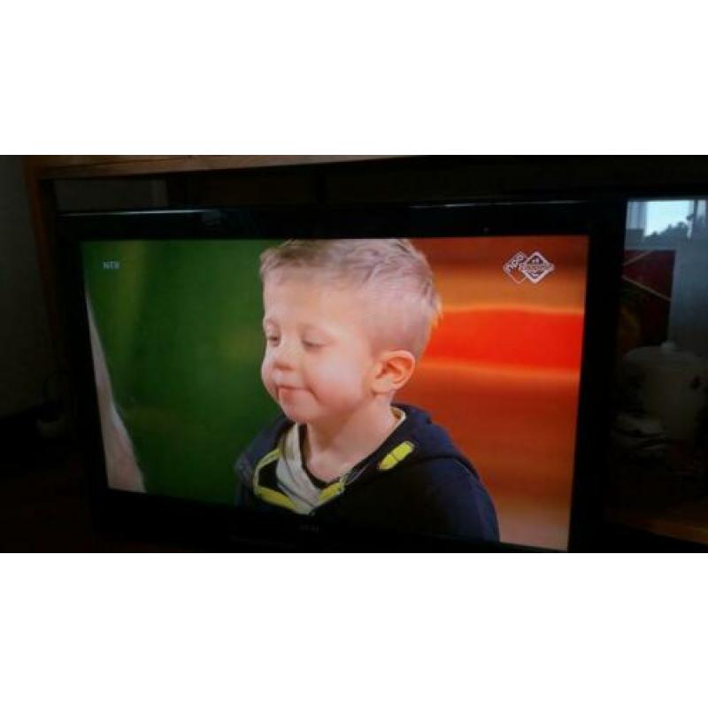 Akai 32 inch tv