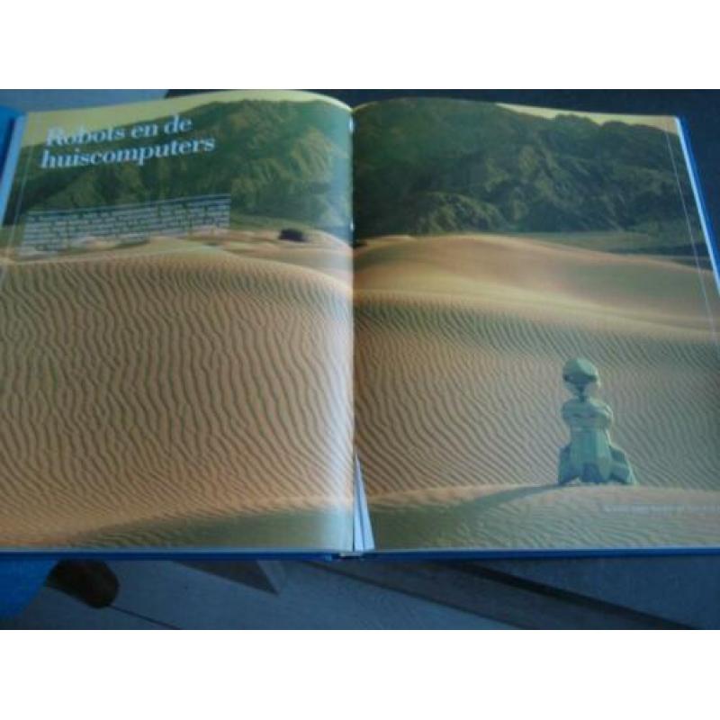Het robotboek. chriet titulaer & henk gosses. 1986.