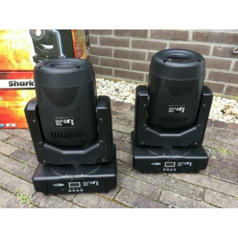 2x Moving Head Showtec