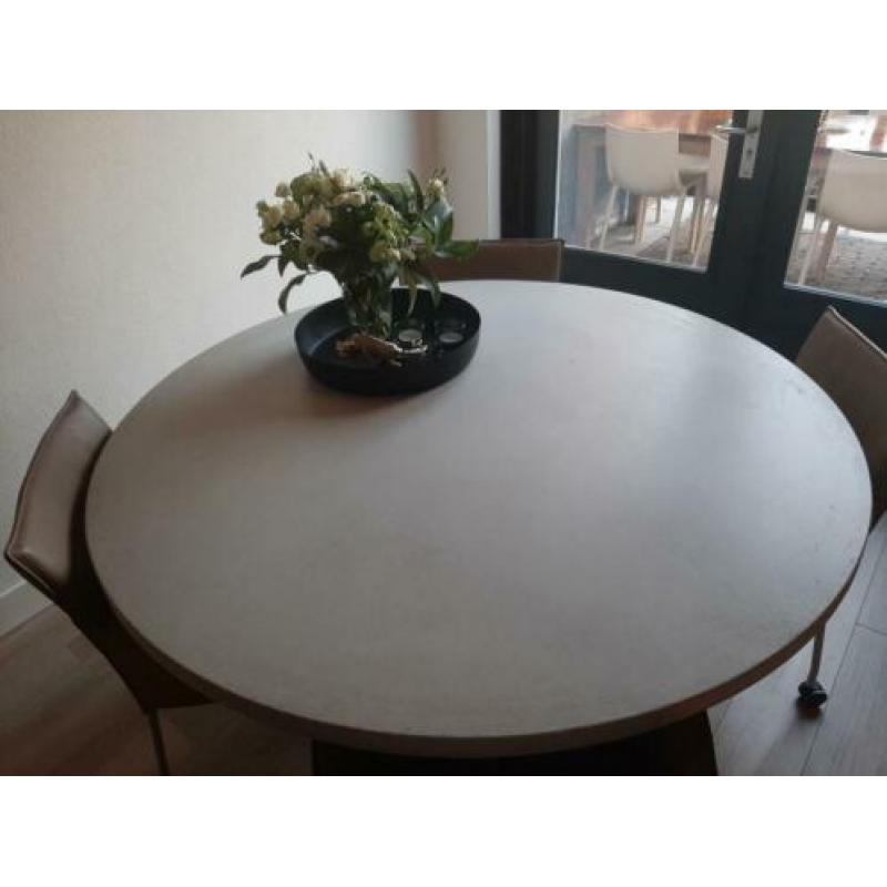 Ronde eettafel - betonlook - 150 cm - ZGAN