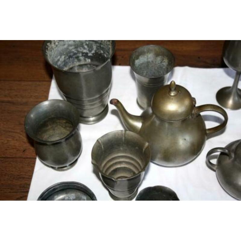 Collectie tinnen gebruiksvoorwerpen