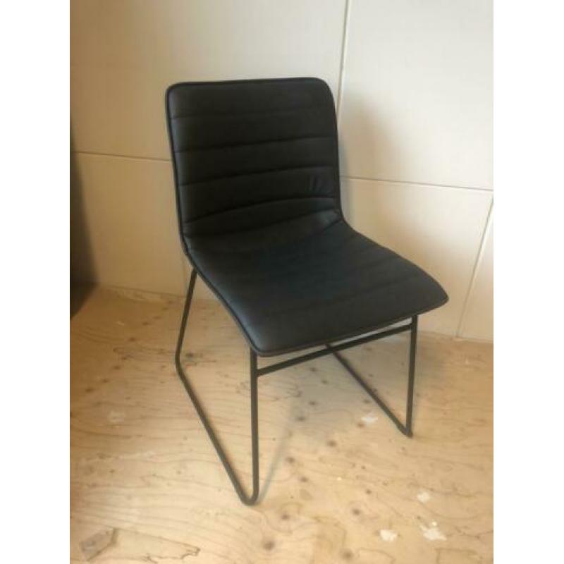 Verschillende soorten eettafelstoelen te koop