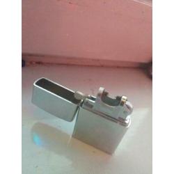 Plasma aansteker zippo design
