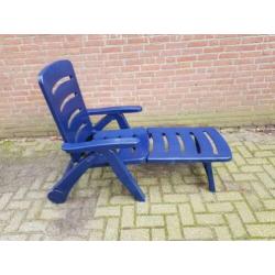 ligbed blauw kunststof