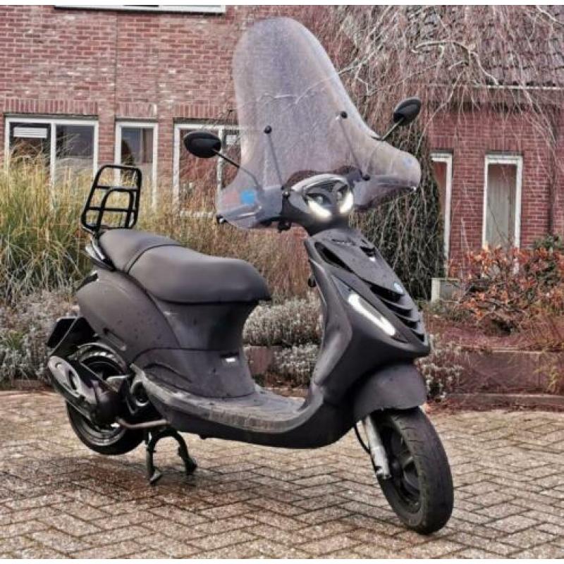 Piaggio Zip full option Blauw kenteken 50cc