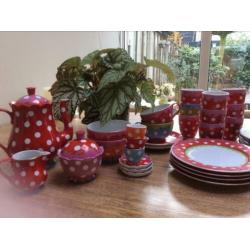Oilily servies.