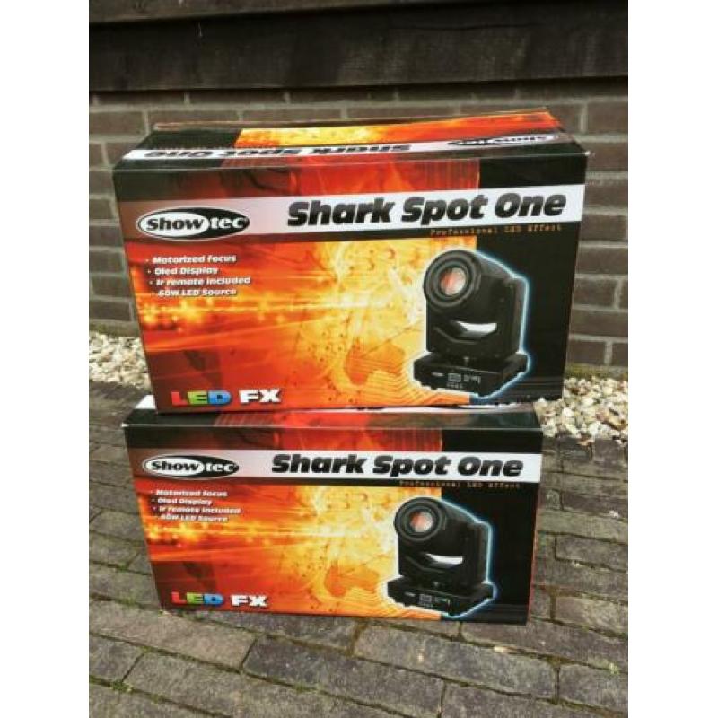 2x Moving Head Showtec