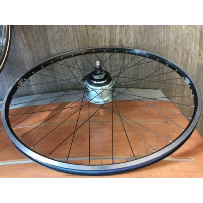 Achterwiel Inter8 shimano nexus 28 inch.