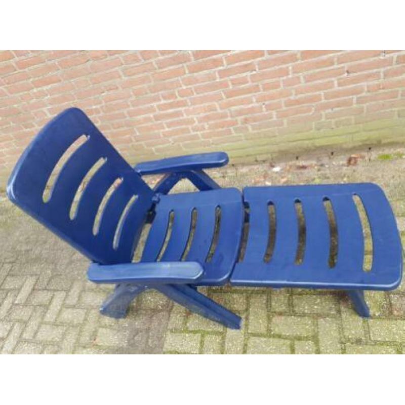 ligbed blauw kunststof
