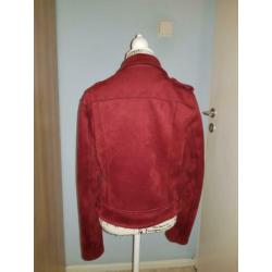 Rood jasje, zacht. Maat 34