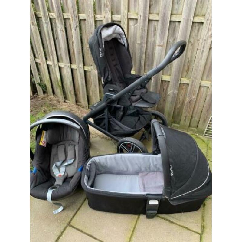 Nuna kinderwagen + gb babyzit.