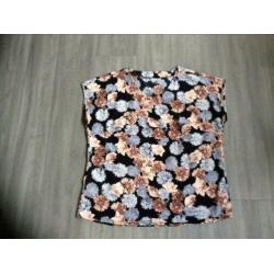 Blouses 2 stuks Zwart gebloemd en Rose.Maat 44 Lengte 70 cm