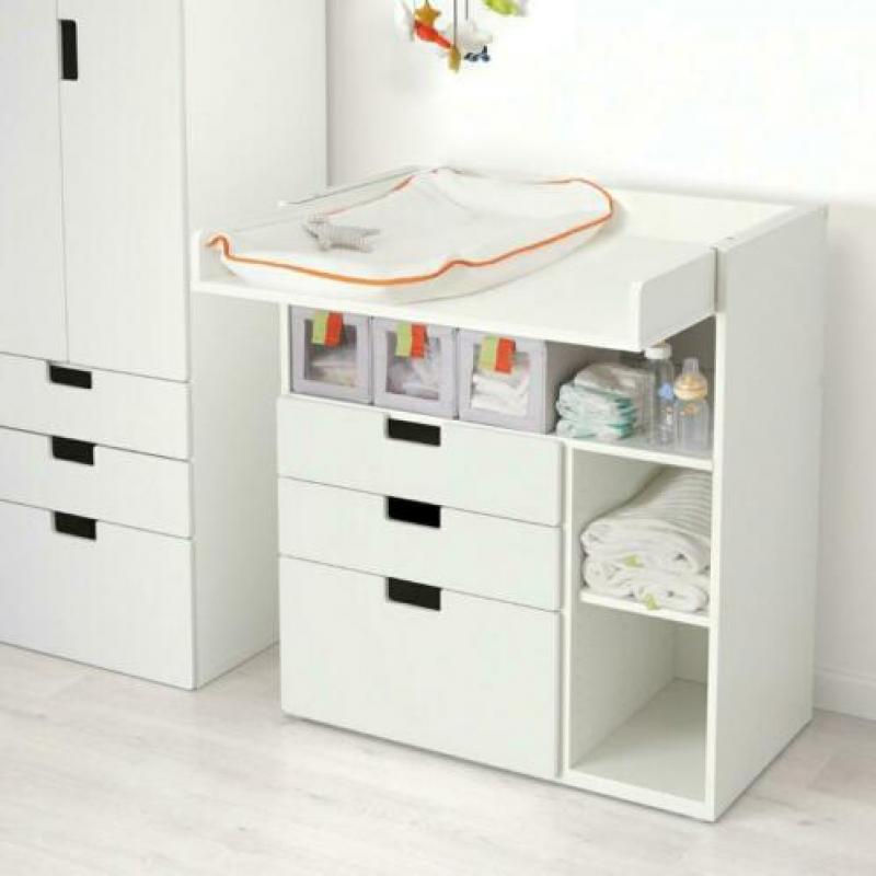 Fijne commode, ikea