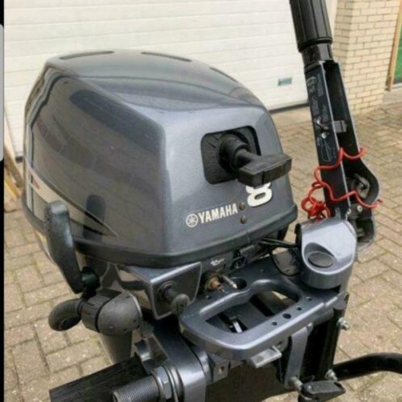 YAMAHA 8pk kortstaart (2009) incl afstandbediening