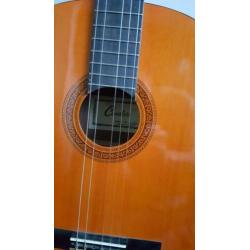 Akoestische Spaanse gitaar incl. hoes en setje nieuwe snaren