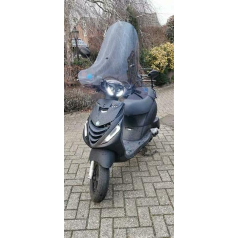 Piaggio Zip full option Blauw kenteken 50cc