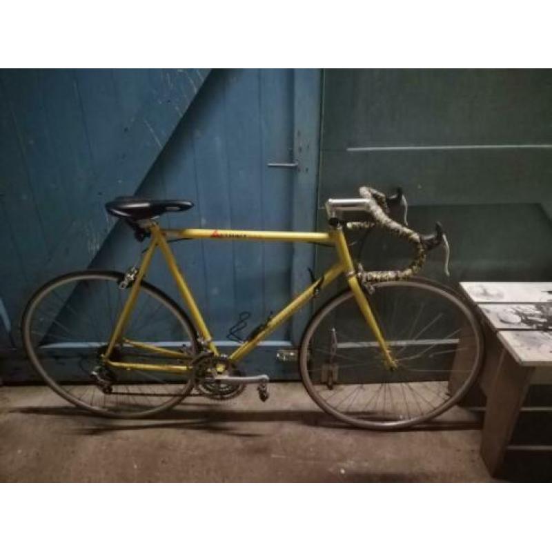 Racefiets 28 inch Avenger