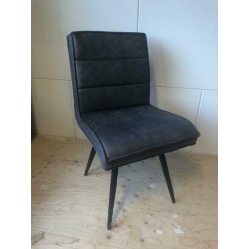Verschillende soorten eettafelstoelen te koop