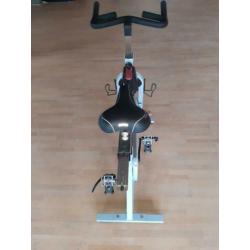 2 Professionele spinningbikes merk Schwinn + spd pedalen