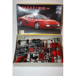 Te koop 2 x bouwdoos van Ferrari, van Revell en Italeri, 1:2