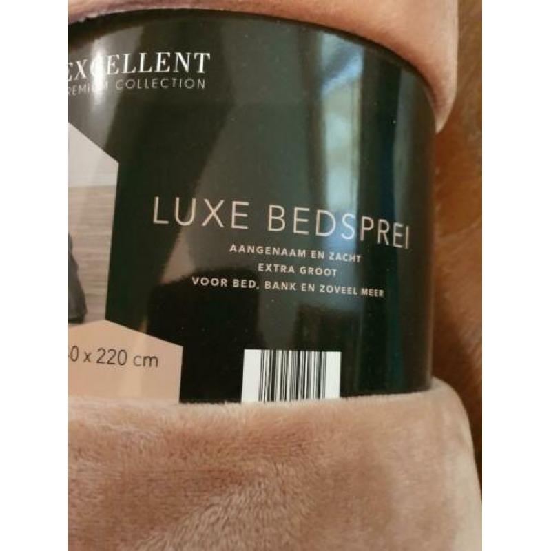 Excellent luxe bedsprei / 240 x 220 nieuw