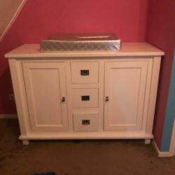 Stoere robuuste landelijke babykamer compleet