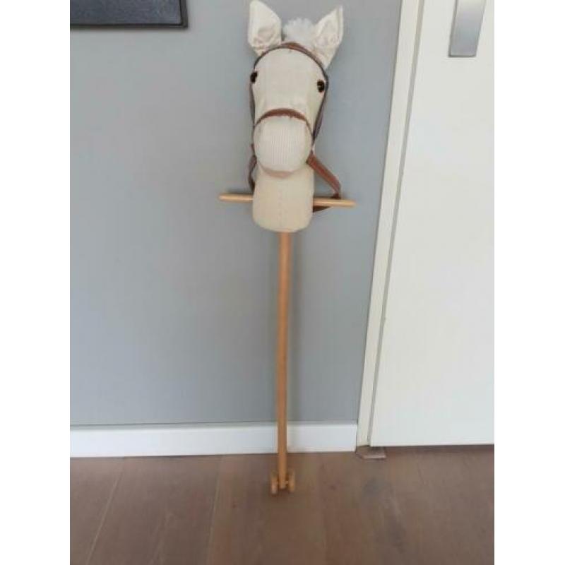 Leuk houten stokpaard met geluid - 93 cm