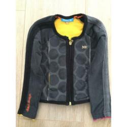 Ninni vi longsleeves en vestje maat 98/104