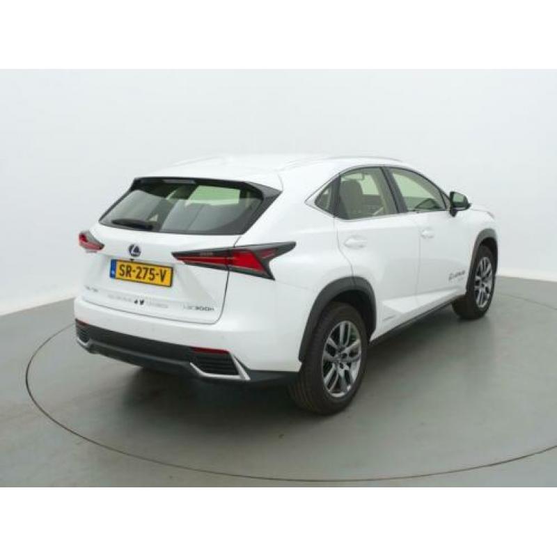 Lexus NX 300h Business Line AWD Premium Navigatie, Safety pa