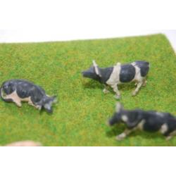 6 Boerderijdieren voor een HO spoor
