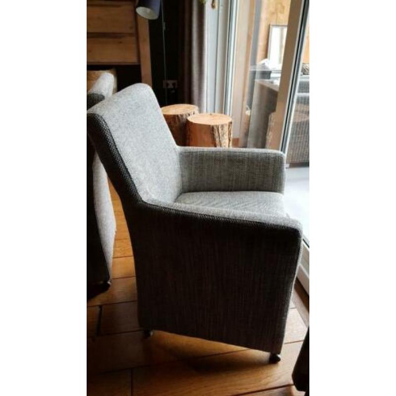 4 Eetkamerstoelen in zeer goede staat.