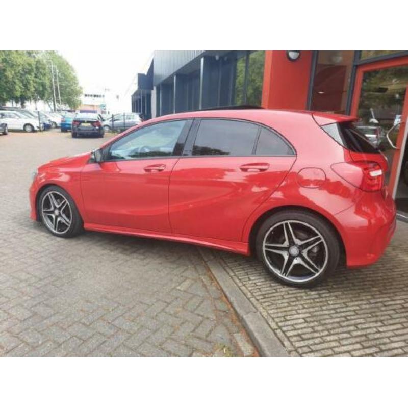 Mercedes-Benz A-klasse 200 Prestige AMG PANO XENON LED