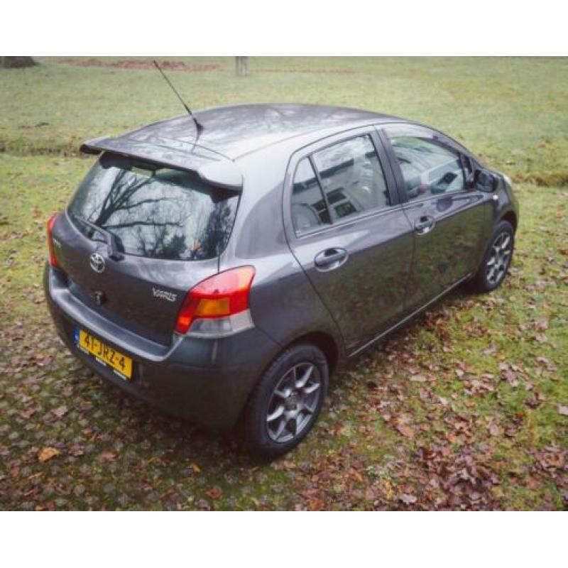 Toyota Yaris 1.0 12V Vvt-i 5DR Terra 2009 Grijs