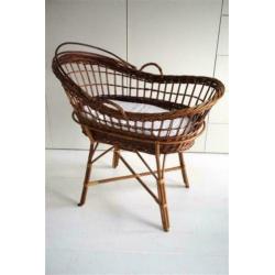 Rotan wieg met los onderstel