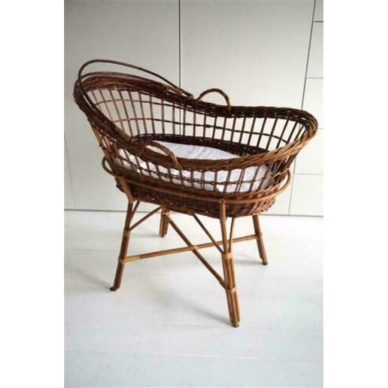 Rotan wieg met los onderstel