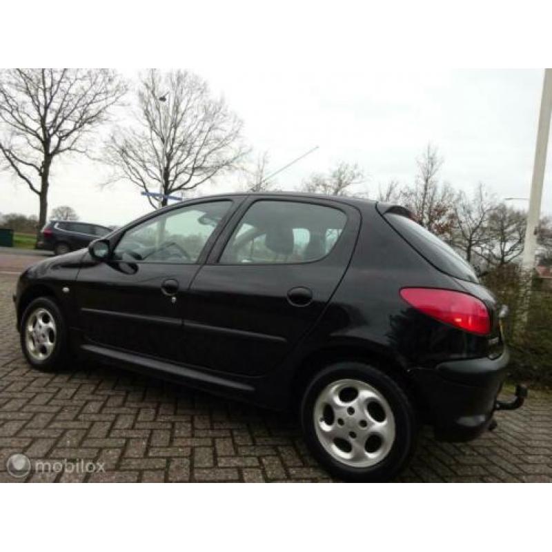 Peugeot 206 1.4 Gentry Premium 5drs, Leder/Airco/Nieuwe APK!