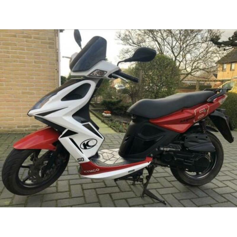 Snorscooter Kymco 2012.Dealeronderhouden incl.alle boekjes..