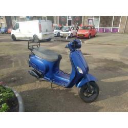 Snor scooter vespa look