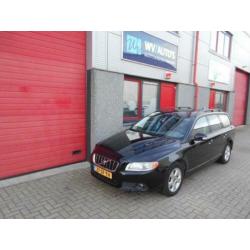 Volvo V70 2.4 D5 Momentum leer automaat (bj 2008)