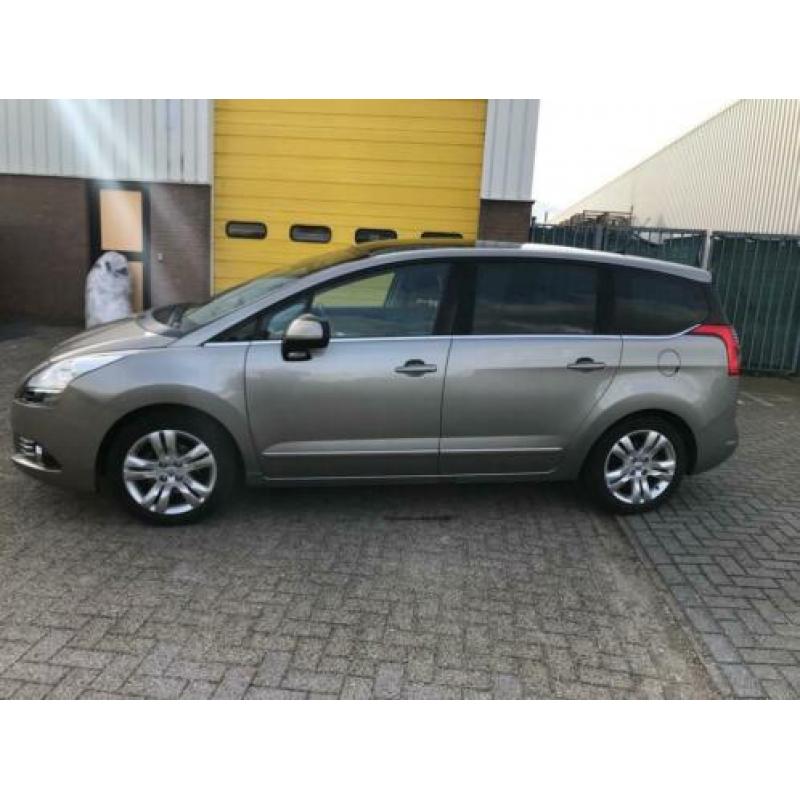 Peugeot 5008 1.6 VTi ST Premiere 7p.