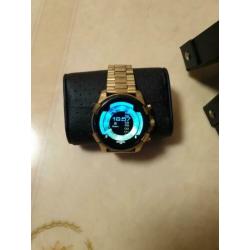 Nette Diesel On smartwatch gold ZGAN