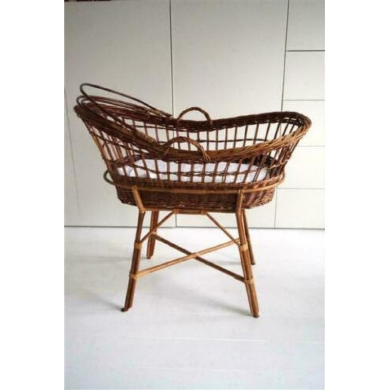 Rotan wieg met los onderstel