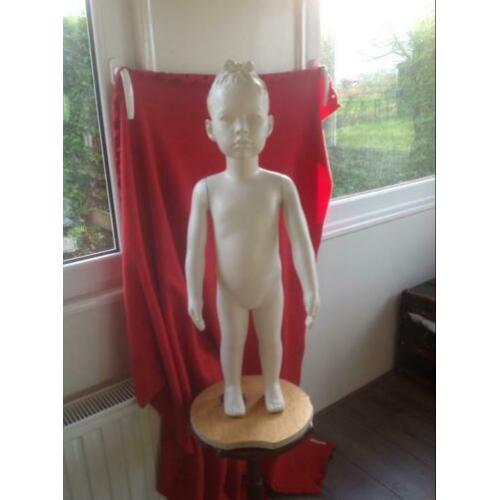 Etalagepop/paspop/etalage pop/pas pop/meisje/kind/baby