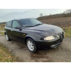 Alfa Romeo Alfa-147 1.6 T.spark 16V 88KW 5DR 2001 Zwart