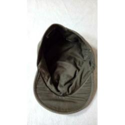 legerkleding en accessoires aangeboden