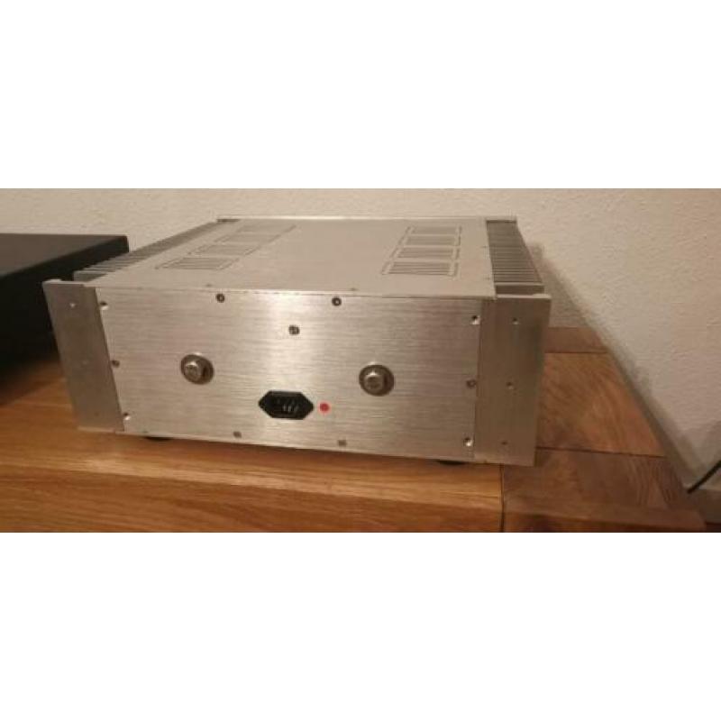 Hiraga eindversterker 2 x 55 Watt klasse A