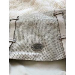 Tas