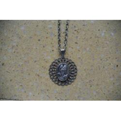 Oude orginele mooie ketting verzilverd meisje